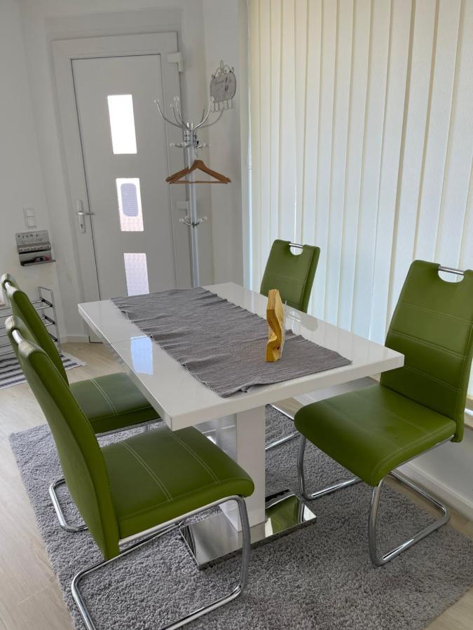 Near Holstentor Modern Apartment Near The Center With Wifi リューベック エクステリア 写真